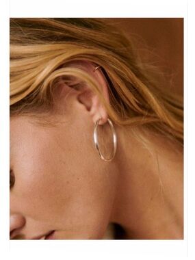 • F R E E • FREE W/ANY PURCHASE • Classic Silver Hoop Earrings - Women's Jewelry